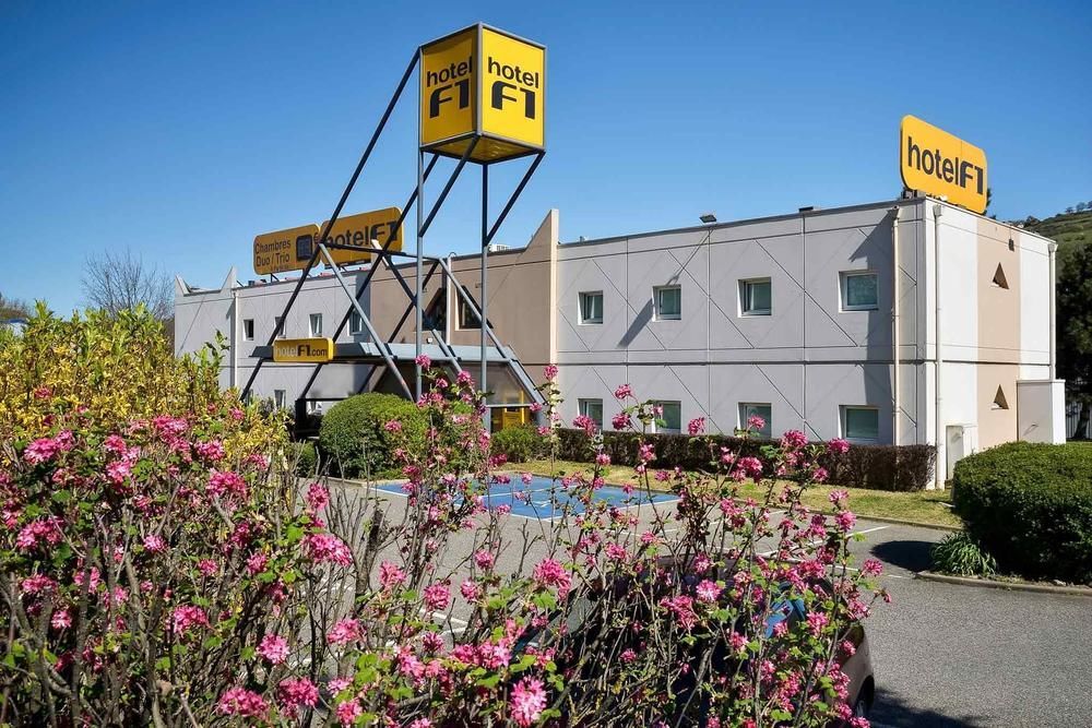 Enzo Hotel 1Er Prix Coudes Exterior photo